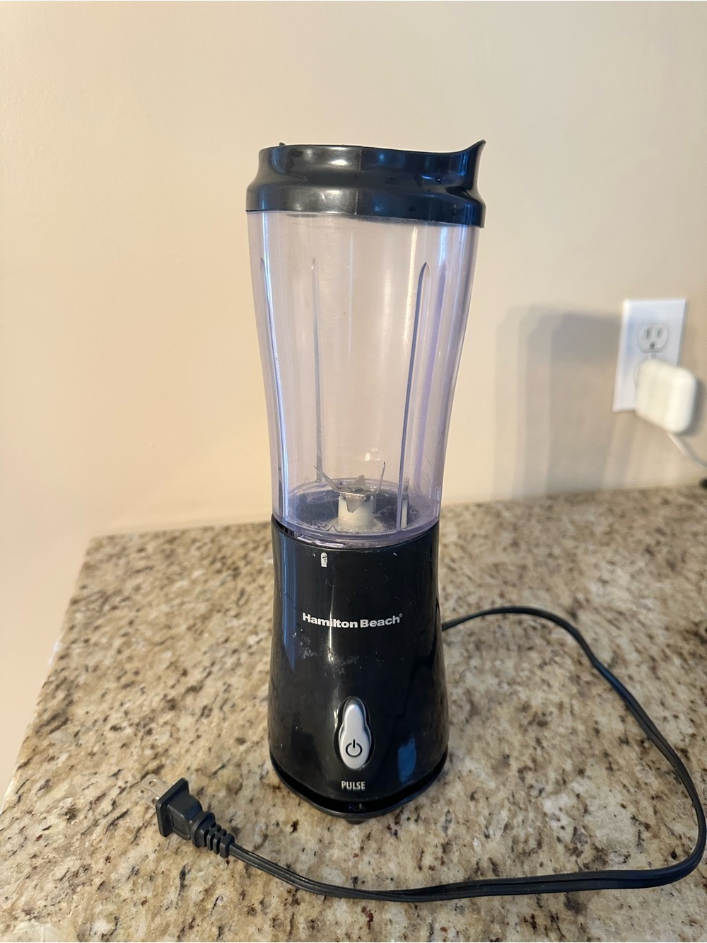 Person Hamilton Beach Blender